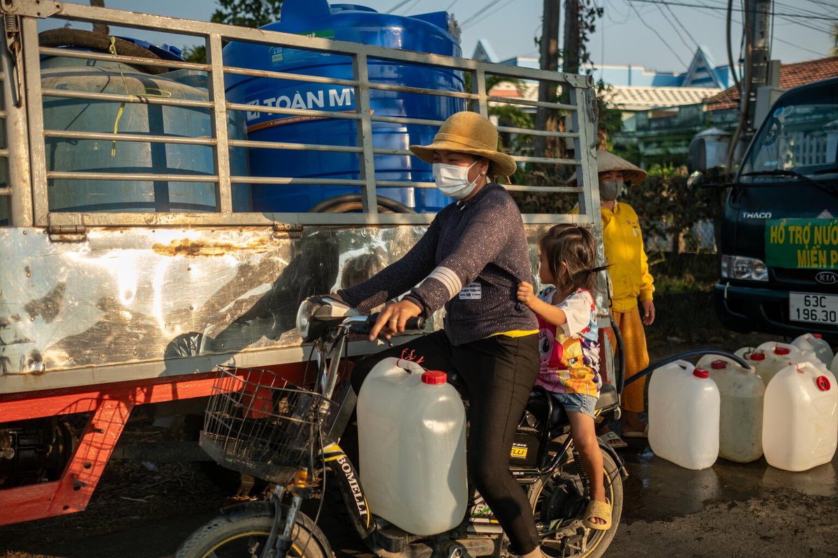 Despite recent rains, #drought impacts persist in the #MekongDelta, severely affecting the clean water supply. Urgent support is still needed to help affected children and families recover from the 4-month drought & saltwater intrusion 👉🏻 uni.cf/3wchoL4