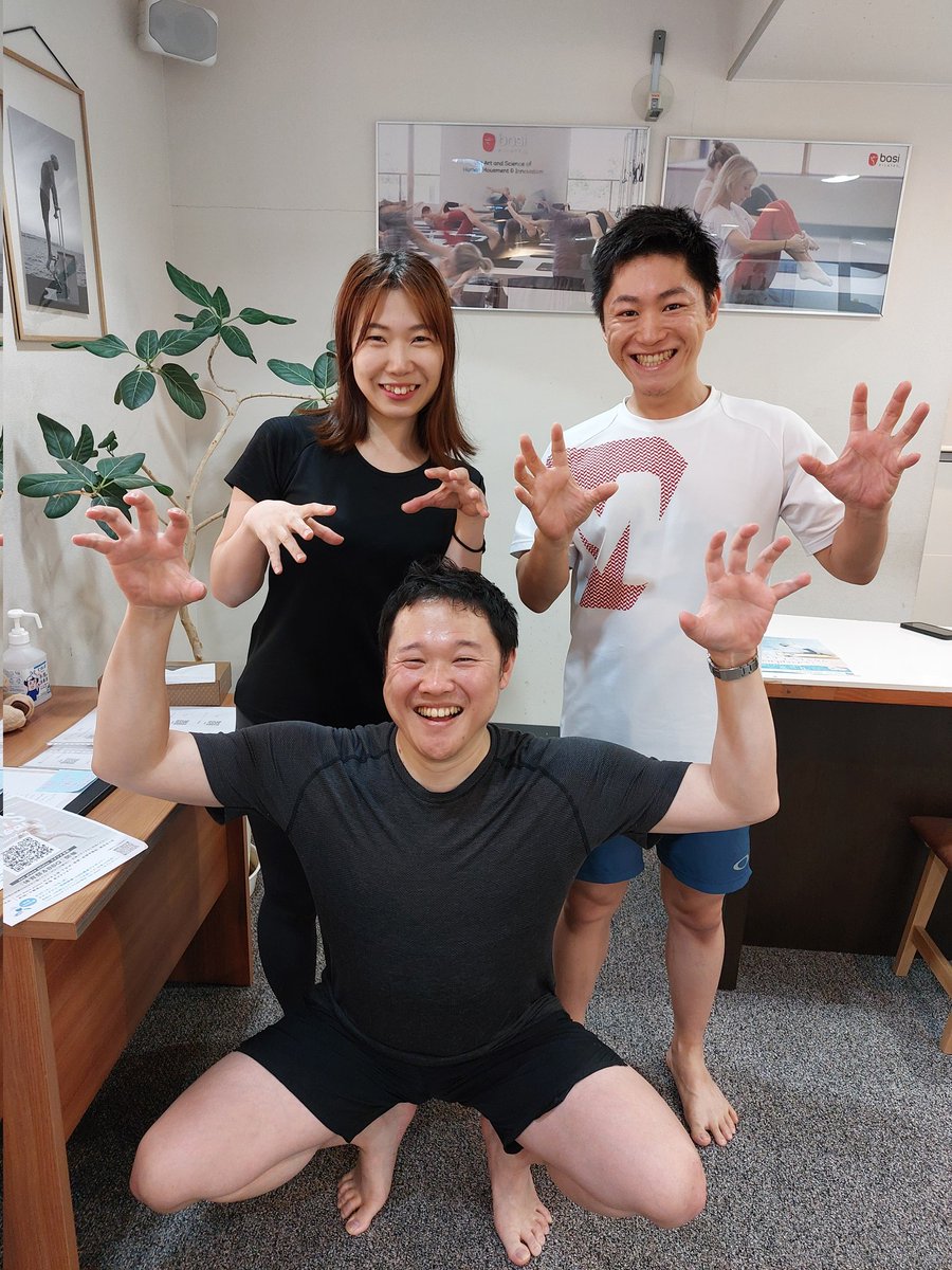 wellbeing_z's tweet photo. 昨日の国際ピラティスデーに続き、今日も今日とて同期とピラティス✨レッスン後に気付きをシェアして、身体の使い方の振り返りをしました！ https://t.co/gYk3kj14KT