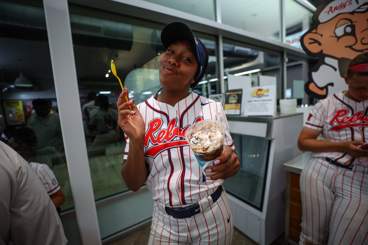 OleMissSoftball tweet picture