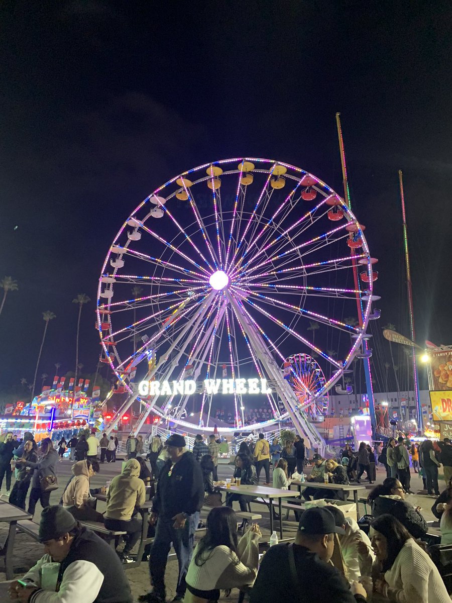 Dadmissions's tweet image. yehhhhh welcome to opening weekend of the @lacountyfair