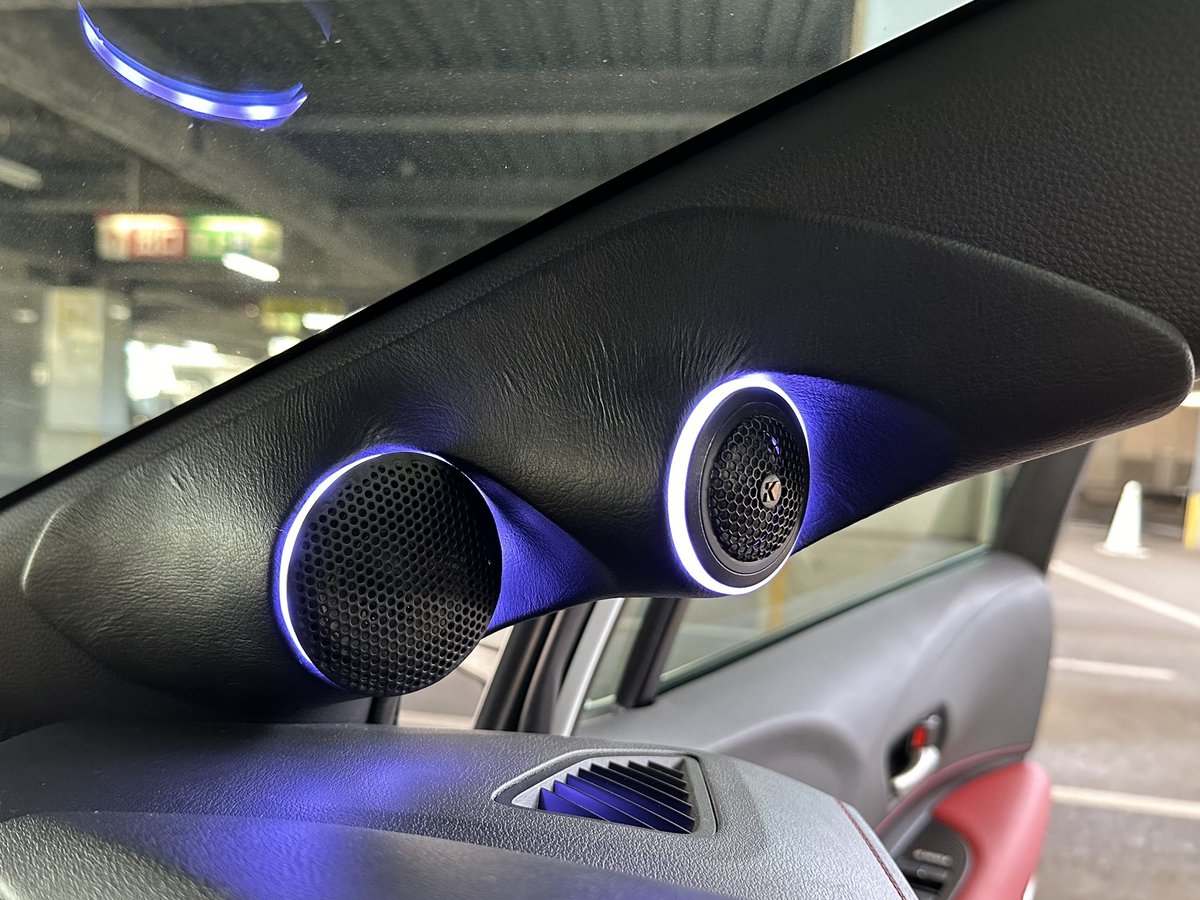 ZWE213COROLLA_s's tweet image. 仕様変更!
•エアサス:air force
スーパーパフォーマンス+ハードライン

•オーディオ:KICKER
Aピラー:ツイーター&amp;amp;スコーカー埋込&amp;amp;F•Rドアアウターバッフル化&amp;amp;各所アクリル&amp;amp;LED仕様
Fドア:オリジナルロゴ入りアクリル
Rドア:オリジナルロゴ入りイラスト
ラゲッジ外向き製作

#bdash
#KICKER
#カロスポ