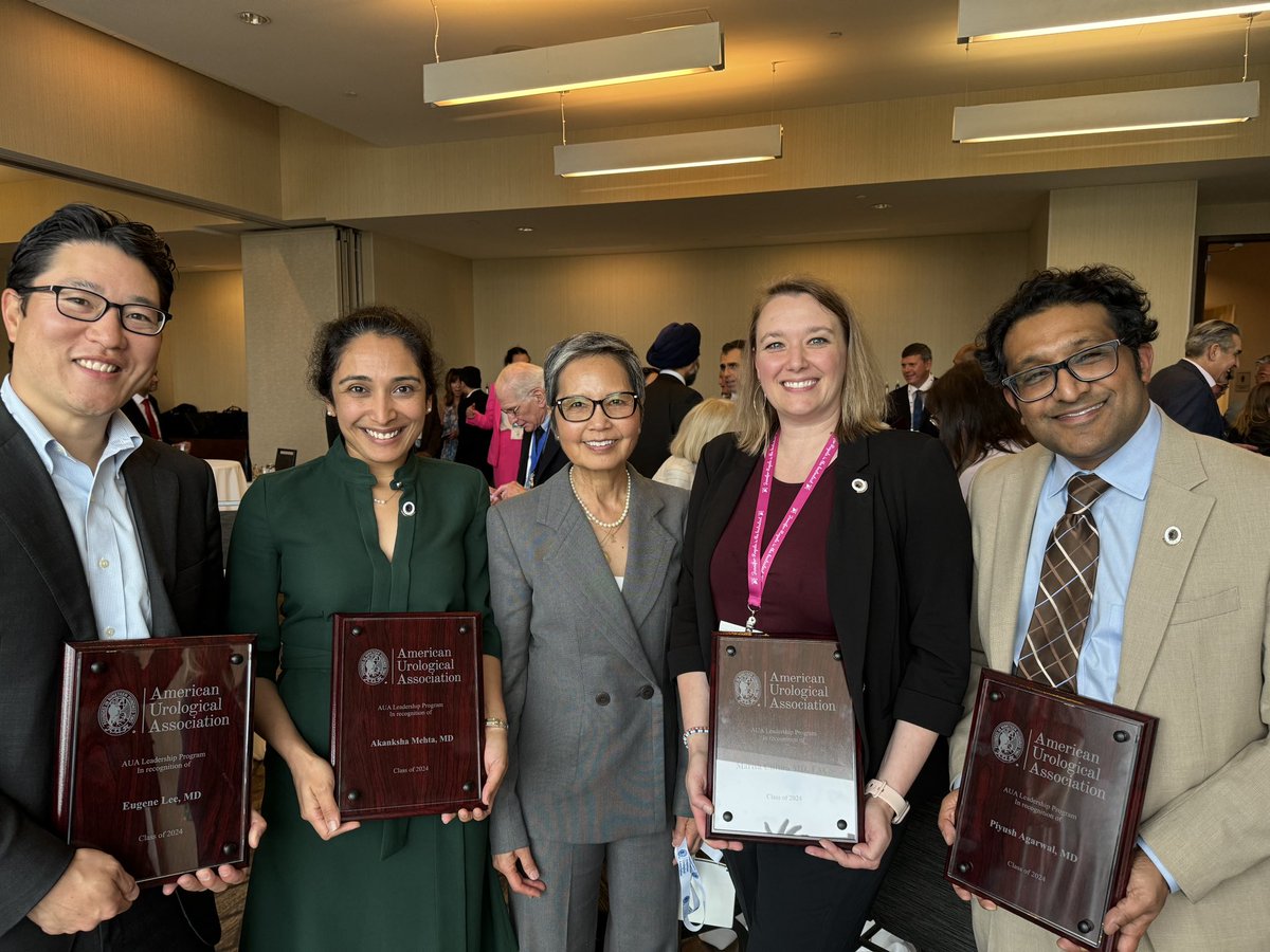What a great time celebrating the completion of the AUA Leadership program!! Made lifelong connections with some urology rockstars!! Thanks @AmerUrological for this great program and for @MidAtlanticAUA for the support. @akankshamehtamd @eugenekanglee @Agarwal_CaB