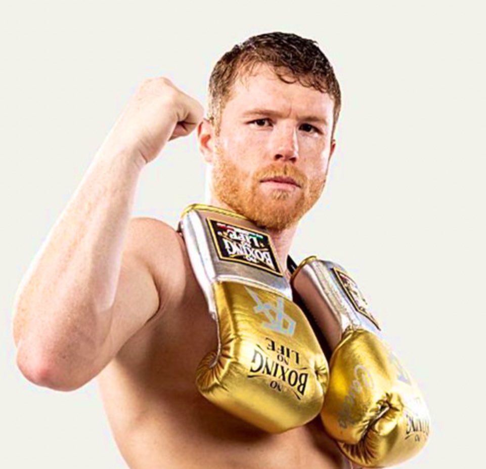 El #CaneloAlvarez gana por decisión unánime; tiene más experiencia, sus golpes son más sólidos, tiró al joven Munguía y al final estuvo al borde de lograr el knock out. 
Muchos lo critican, pero lo cierto es que el #Canelo es un buen boxeador y lo ha demostrado. 
El uppercut de