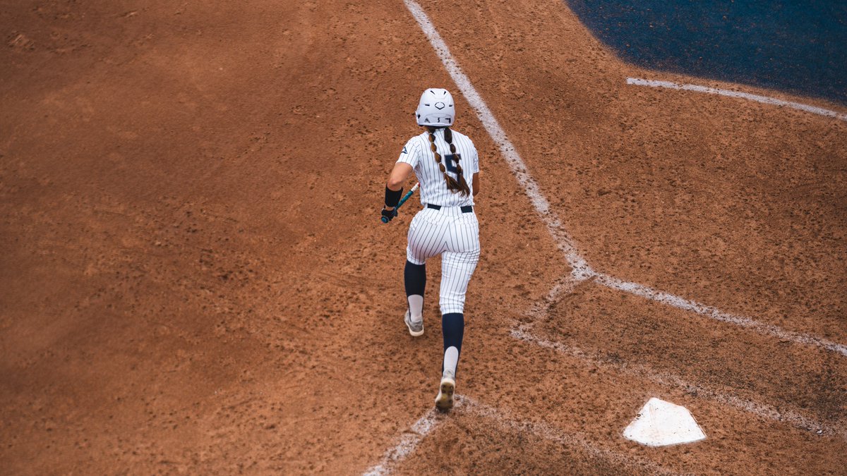 Seventh-inning heroics from @shanglover_ pushes the Ospreys to a thrilling regular season finale victory over Stetson, 2-1, on Saturday afternoon! 🗞️ >> bit.ly/3WnE6uv 📊 >> bit.ly/3WnEh99 #BirdsOfClay