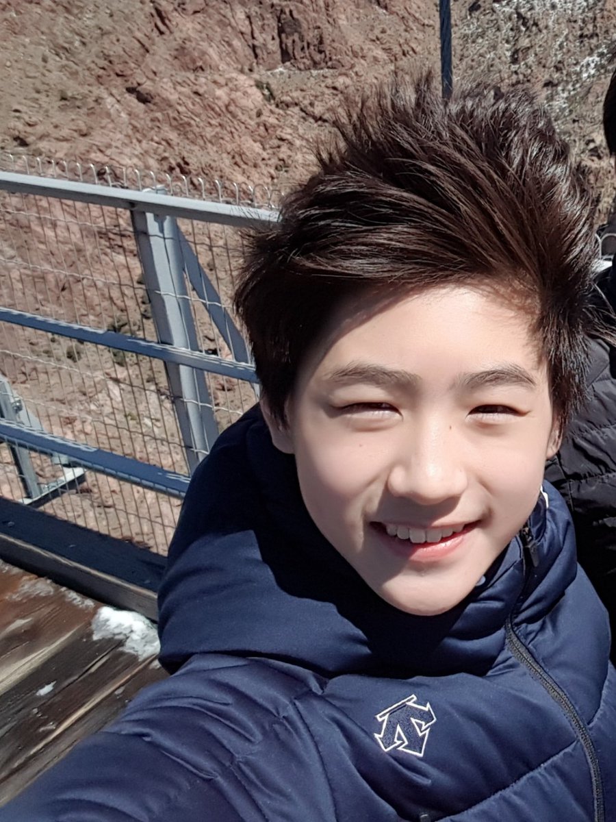 handsome little sunghoon 😭