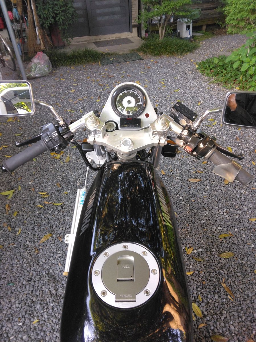 vfr400rs's tweet image. ハンドル短くした。

さ、仕事しよ

＃SDR200
＃2TV