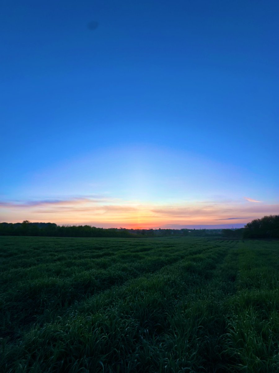 #FirstLight 🌄
About this morning 🥹 It’s always such a huge privilege to be able to witness a beautiful pre sunrise glow. Wow. Nature is just amazing ♥️