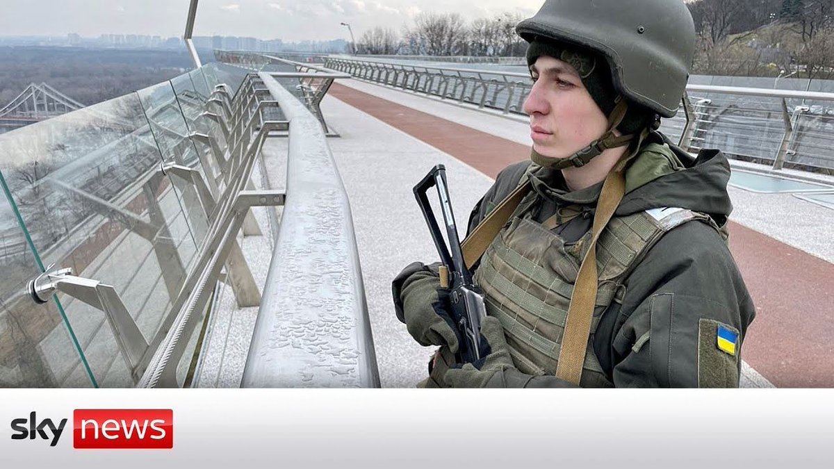 Ukrainian soldier guarding #Kyiv has only fired 16 rounds in his life bit.ly/3Jixsh9- #TechJunkieInvest #investing  #EmergingMarkets  (video, in the beginning )  #Economics #geopolitics #ModernWarfare   #Europe #Russia #Ukraine #UkraineWar