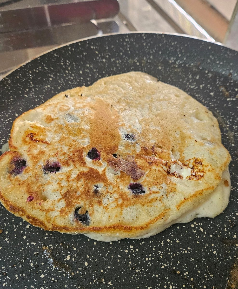 Blueberry creamcheese pancakes 🥞 on a Sunday morning 😍🌞