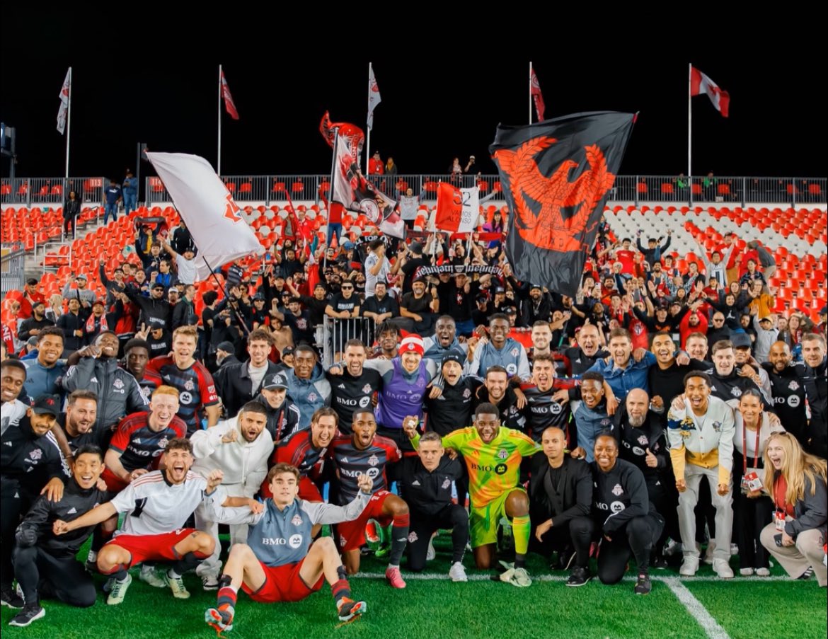 “We have to earn their trust.”

- John Herdman speaking about the supporters before the 2024 MLS season kicked-off…

TFC are in 3rd place after 11 matches… 

Here’s a photo the players and supporters section took after the match tonight. ❤️

In Herdman We Trust.

#TFCLive