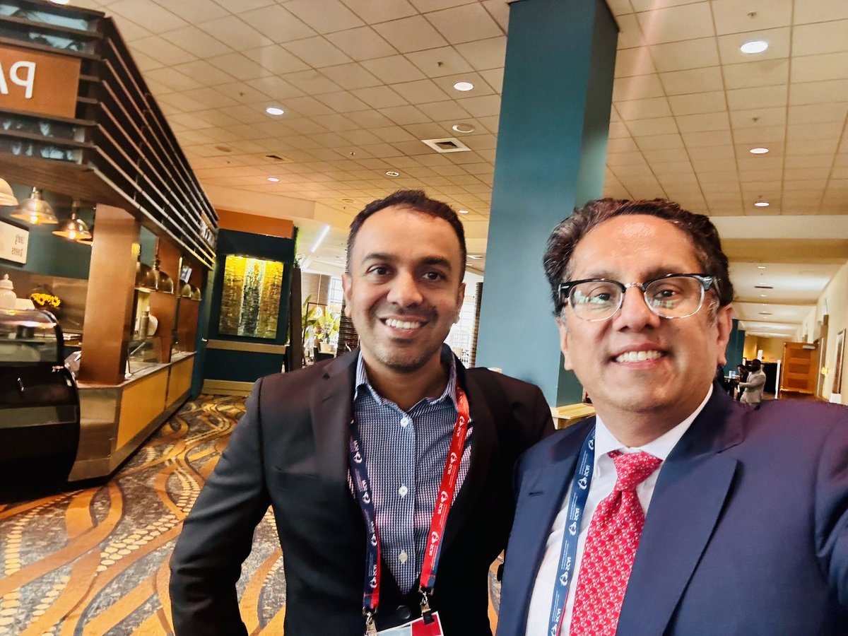 Great time catching up with @kashishgoelmd & @SukhdeepBasra - reminiscing how our journeys overlapped in residency and before! @poojaotherwise @SCAI Wonderful seeing @stentdoc1 although for a quick minute! #SCAI2024