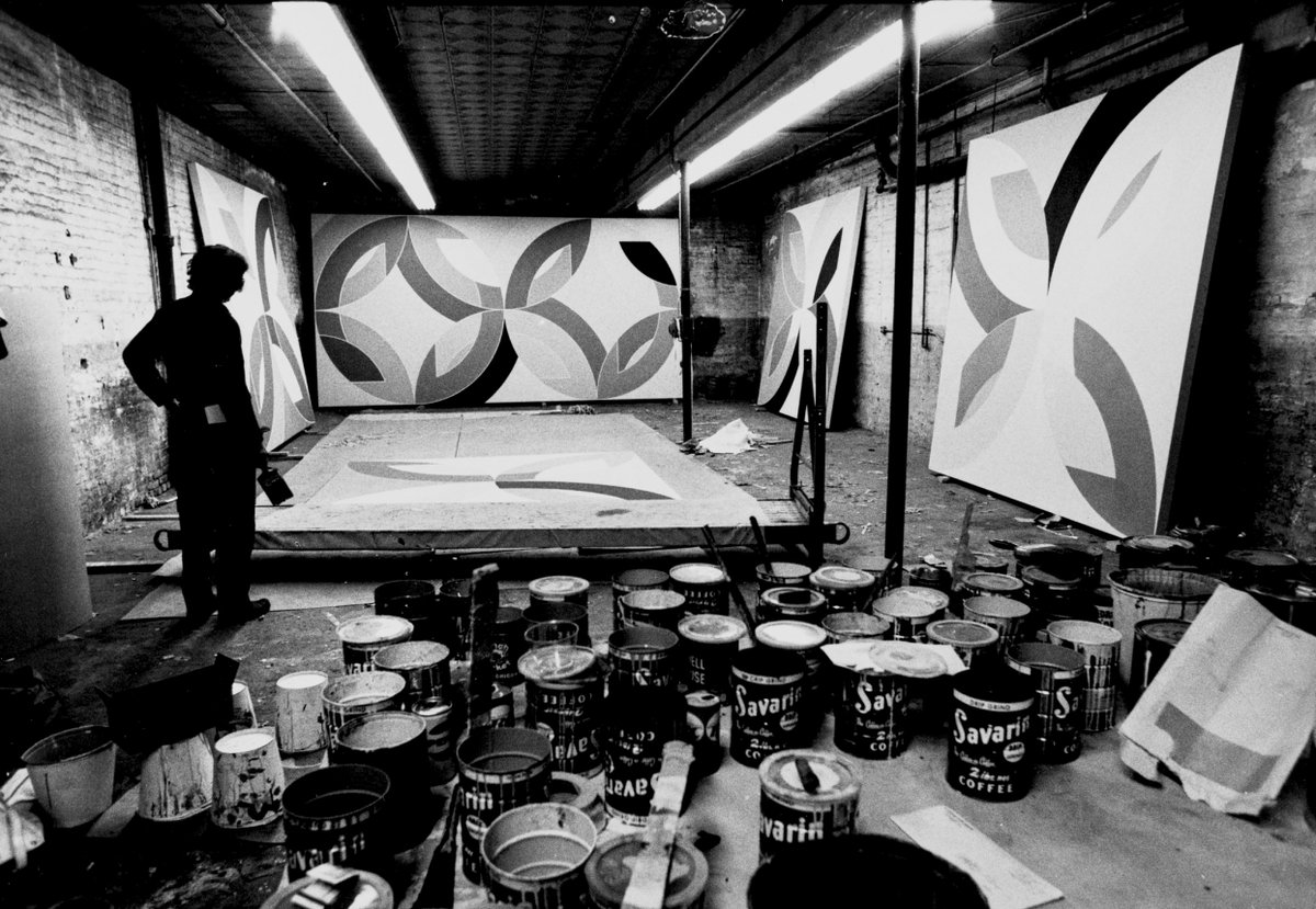 Frank Stella in the studio, painting his celebrated group of works, Flin-Flon from his Saskatchewan series in 1970. See more on the paintings pictured below :)