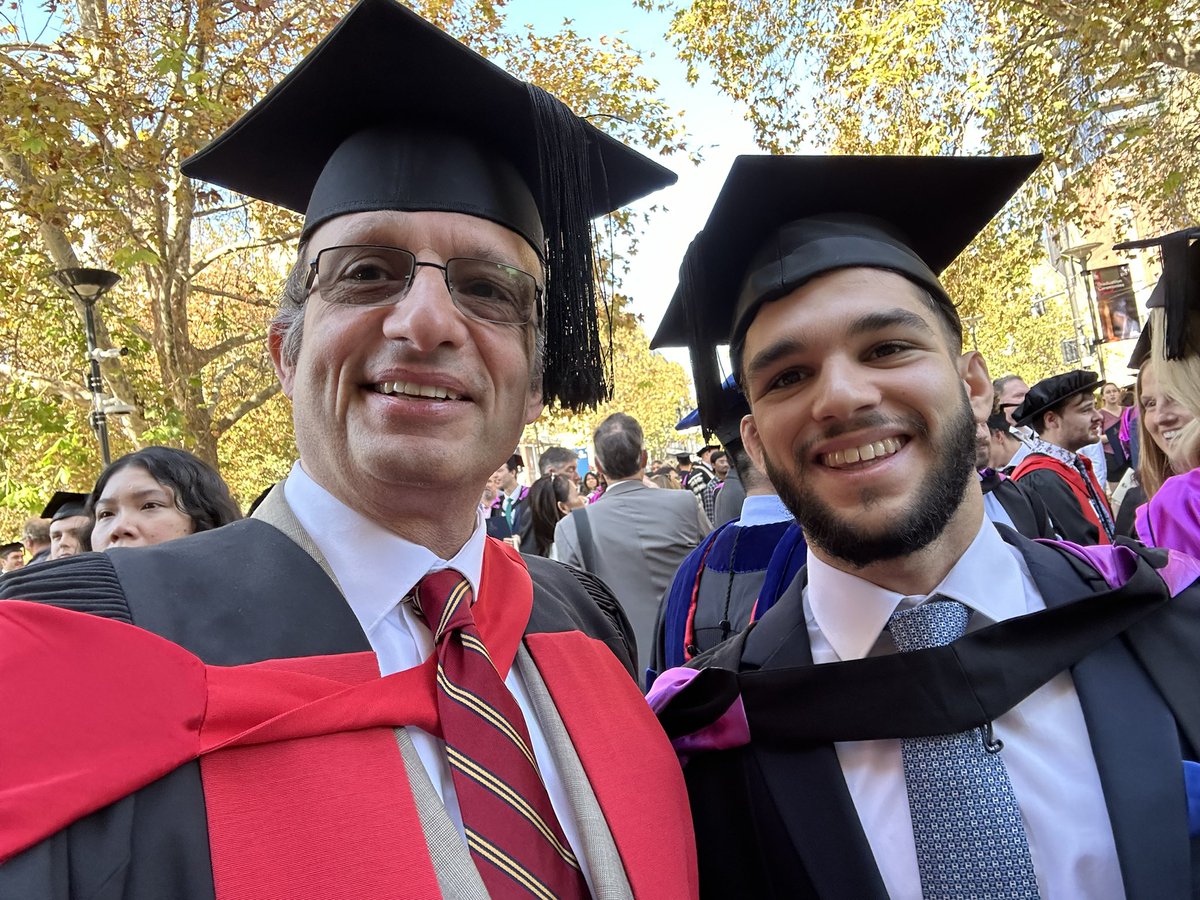 Delighted to see my honours student Ayman Rachid graduate. His project was on using AI to discriminate electrocardiograms. @UniofAdelaide @UofA_SET