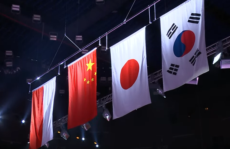 BadmintonTalk's tweet photo. Bendera Indonesia tidak terbalik ya, sudah sesuai protokol IOC dan pastinya ada approval dari Indonesia juga.

#TUC2024 https://t.co/Fdv3CbGuLV