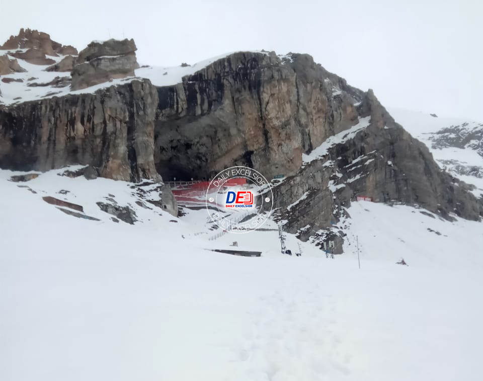 #JammuAndKashmir | First Picture Of The Holy #Amarnath Cave 2024