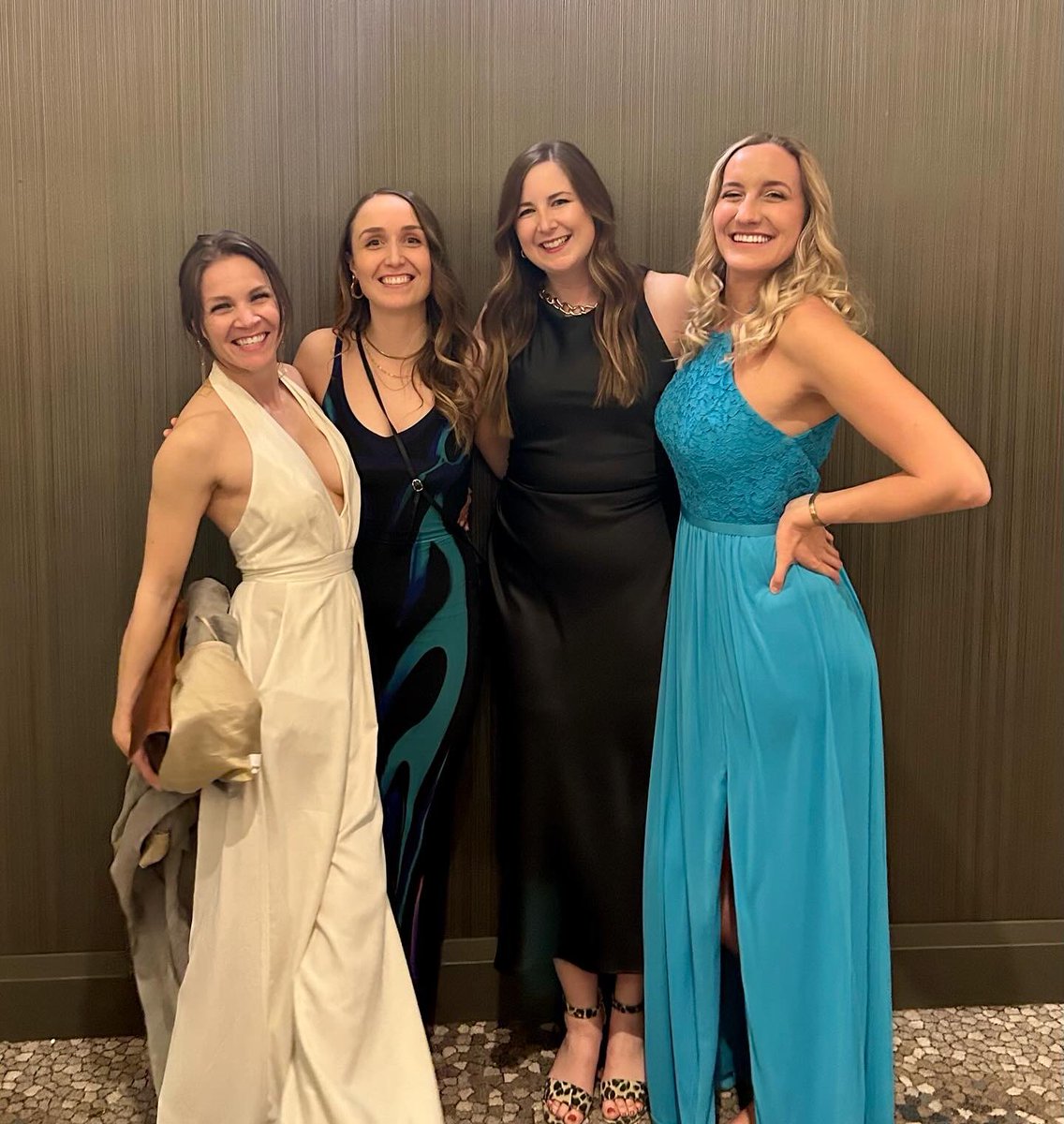 Thankful to have shared the first two years of medical school with these wonderful people 🫶🏼 I’ve learned and grown a lot thanks to the interactions we’ve shared and I look forward to another 2 years of clerkship together! #medformal #ualberta