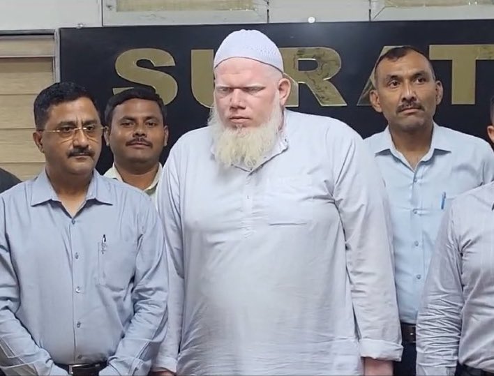 He's Maulana Sohel, a Madarsa teacher, was being funded by Pakistan for assassination plan of Hindu leaders.. Thanks to @GujaratPolice, his plan is busted on time.. Now you know why Madarsas across the country should be banned permanently. Imagine what he must be teaching his…