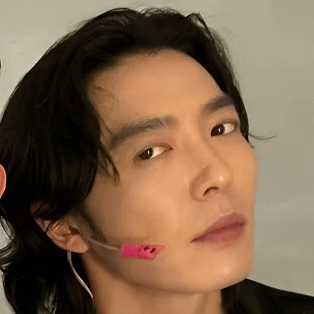 Today's selfie update with that sexy smoldering gaze 🥵 #kimjaewook #kimjaeuck #jaeuck #kimjaeuck #jaewook #jaeuck #jaewookkim #jaeuckkim #キムジェウク #DeathsGame #coffeeprince #antiquebakery #temperatureoflove #thevoice #theguest #choiyoon #motaegu #nohsunki  #김재욱  #pagwa