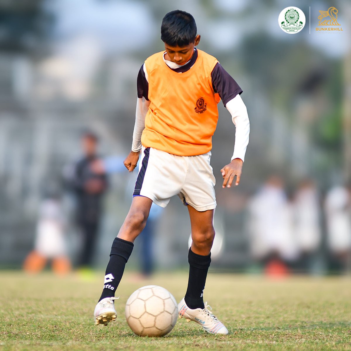 Our Young Brigade are back in action as they lock horns against East Bengal FC in their penultimate match of #U15ILeague. 🤩🔥

#JaanJaanMohammedan 💪🏼#BlackAndWhiteBrigade 🤍🖤 #IndianFootball ⚽