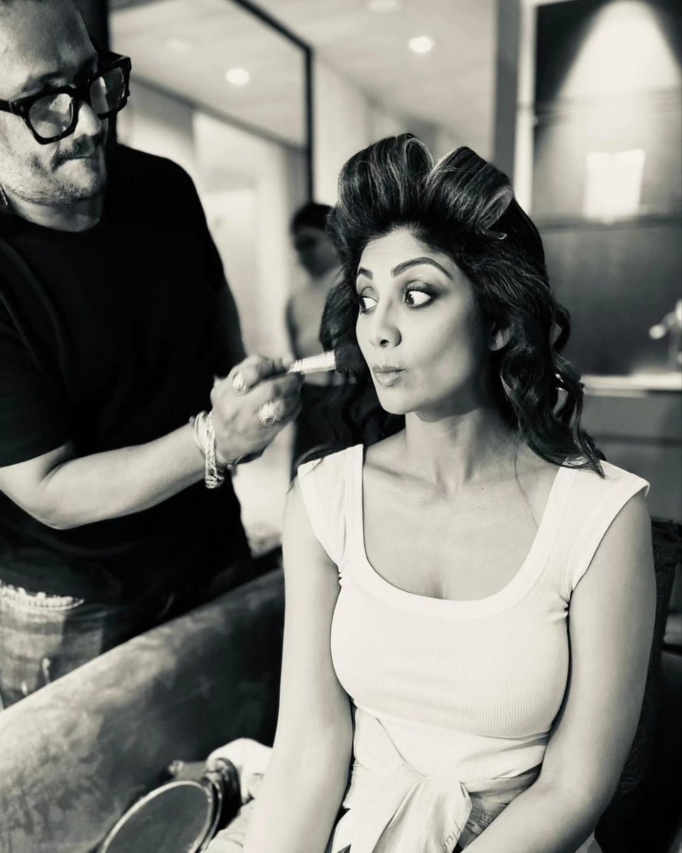 Just #ShilpaShetty being her goofy, relatable self!❤️