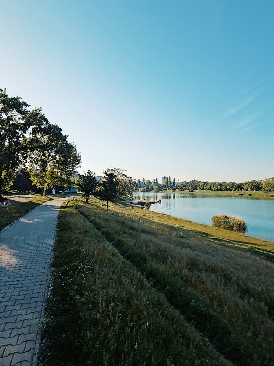 LeonardPopovic's tweet photo. Morning run, raňajší beh (No. 39 in 2024), #10K 🏃‍➡️😊 Best effort in 2 years! 🏃💪
.
.
.
.
.
.
.
@underarmoursk @uarunning #goodvibes #runningview #runningtimes #running #runner #runfun #runningmotivation #runrunrun #runforfun  #Kuchajda
#Bratislava #Slovakia #Slovensko https://t.co/ATLgG7lVAp