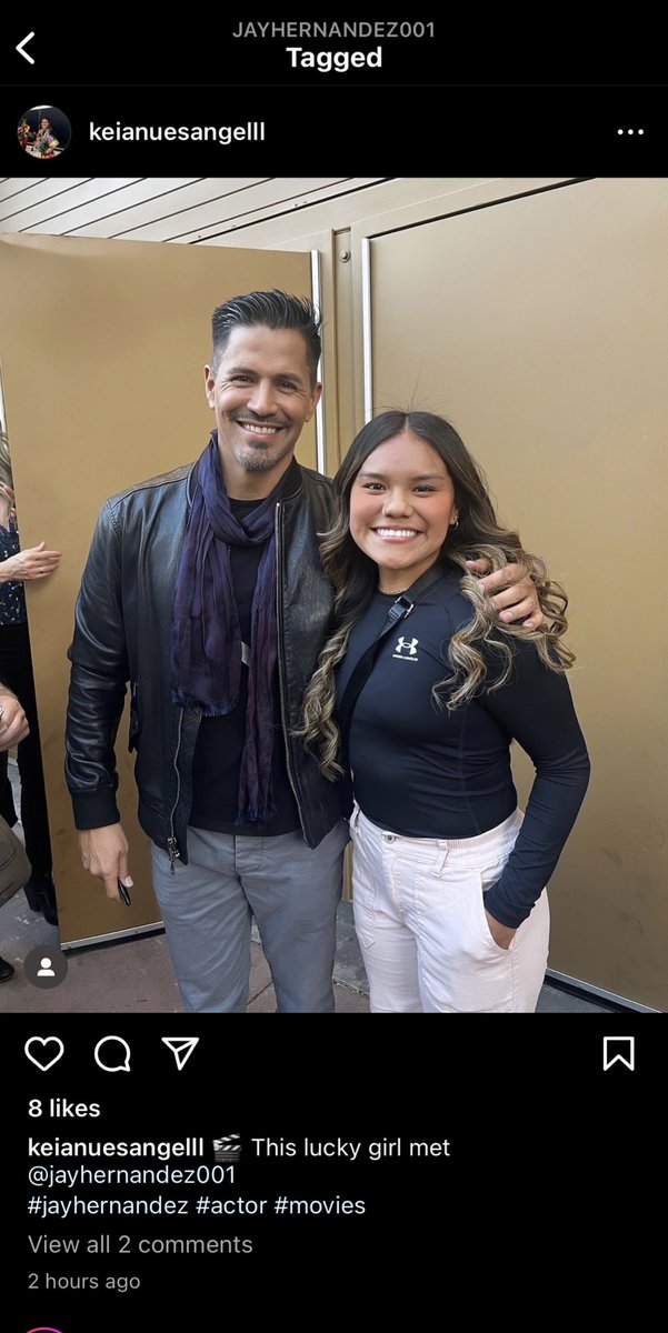 This lucky young woman met Jay in Vegas tonight!

Cred - Keianuesangelll on ig

(When u have a oomf -other acct/ who lives in Vegas but probs wasn’t where he was, & has no idea who he is anyway..😔)

#JayHernandez #MagnumPI