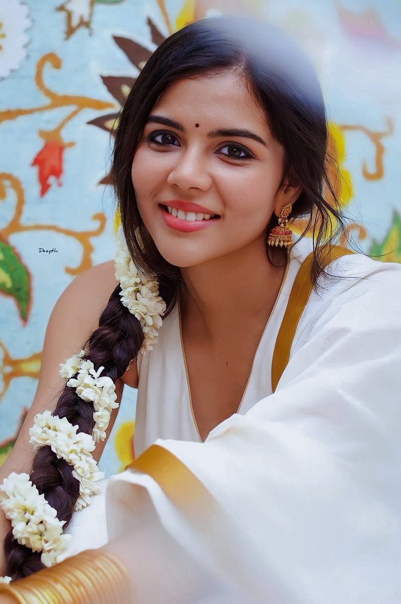 Youh are the entire world to me. Youh are my happiness, my universe. I will always support and cherish youh @kalyanipriyan ❤😌 11:11