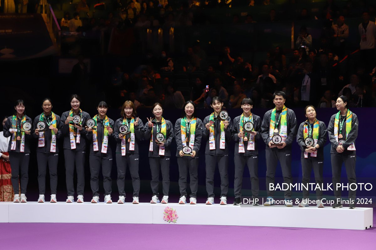 BadmintonTalk's tweet image. #UberCup2024 - Medalists

🥇CHINA
🥈INDONESIA
🥉JAPAN
🥉KOREA

Congratulations to all medalists!

#TUC2024