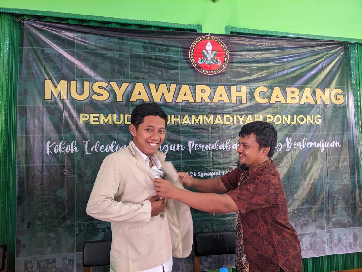 PCPMPonjong's tweet photo. Selamat Kepada Ketua Terpilih @pcpmponjong Kang Muhammad Irfan Hanafi #berkemajuan #muhammadiyah #pemuda https://t.co/jz8EL8zJOL
