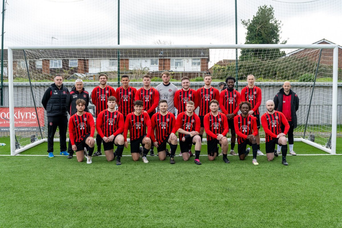 LEAGUE CUP FINAL 🏆 PREVIEW: @OldWindsorFC would 'love to go one better' and win the Final on Bank Holiday Monday

eastberkshirefl.co.uk/post/old-winds…

The Os were beaten by @SabhaFc in 2022 and @Britwell_FC in 2023 and now take on @southcotefc 

Order tickets now ➡️ tktp.as/EOLXTG