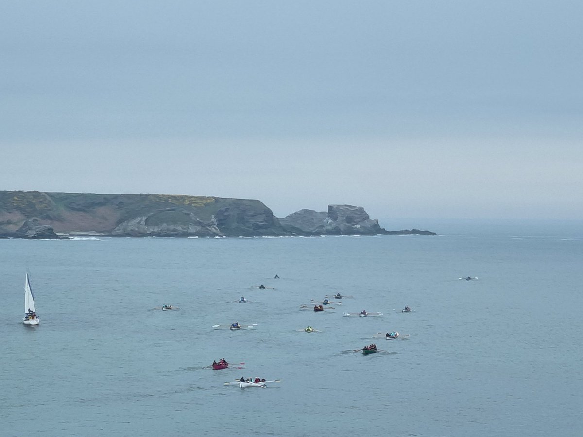 The Six Harbour Row rowers departing Cullen Harbour heading to Portknockie. #SixHarbourRow #Cullen #DiscoverCullen