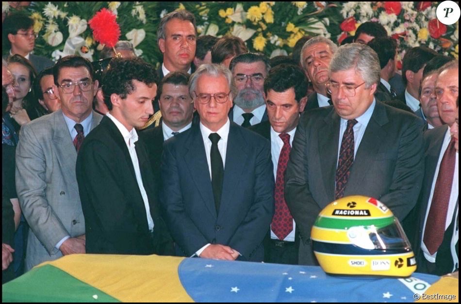 5 May 1994. Young and old, rich and poor came to say goodbye to the man they all idolised. #AyrtonSenna 🇧🇷 #Senna30