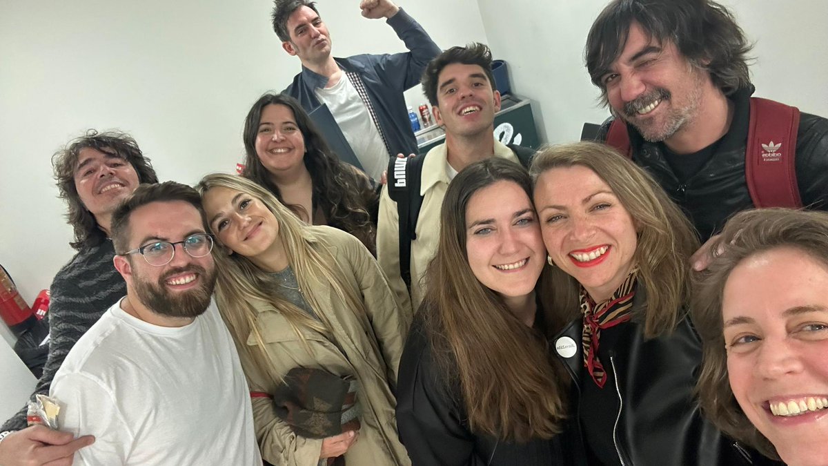 La semana pasada fui invitado a poner el broche final, junto con mi gente, al concurso de bandas organizado por @ultimo_acorde y producido por Johnny Walker. Una gran velada. Gracias Dani, <a href="/crisfuertes__/">Cris Fuertes</a> , Guille <a href="/AlamoShock/">Alamo Shock</a> Noni <a href="/lorimeyersband/">Lori Meyers</a> etc ❤️❤️❤️
Fotos de Aitana