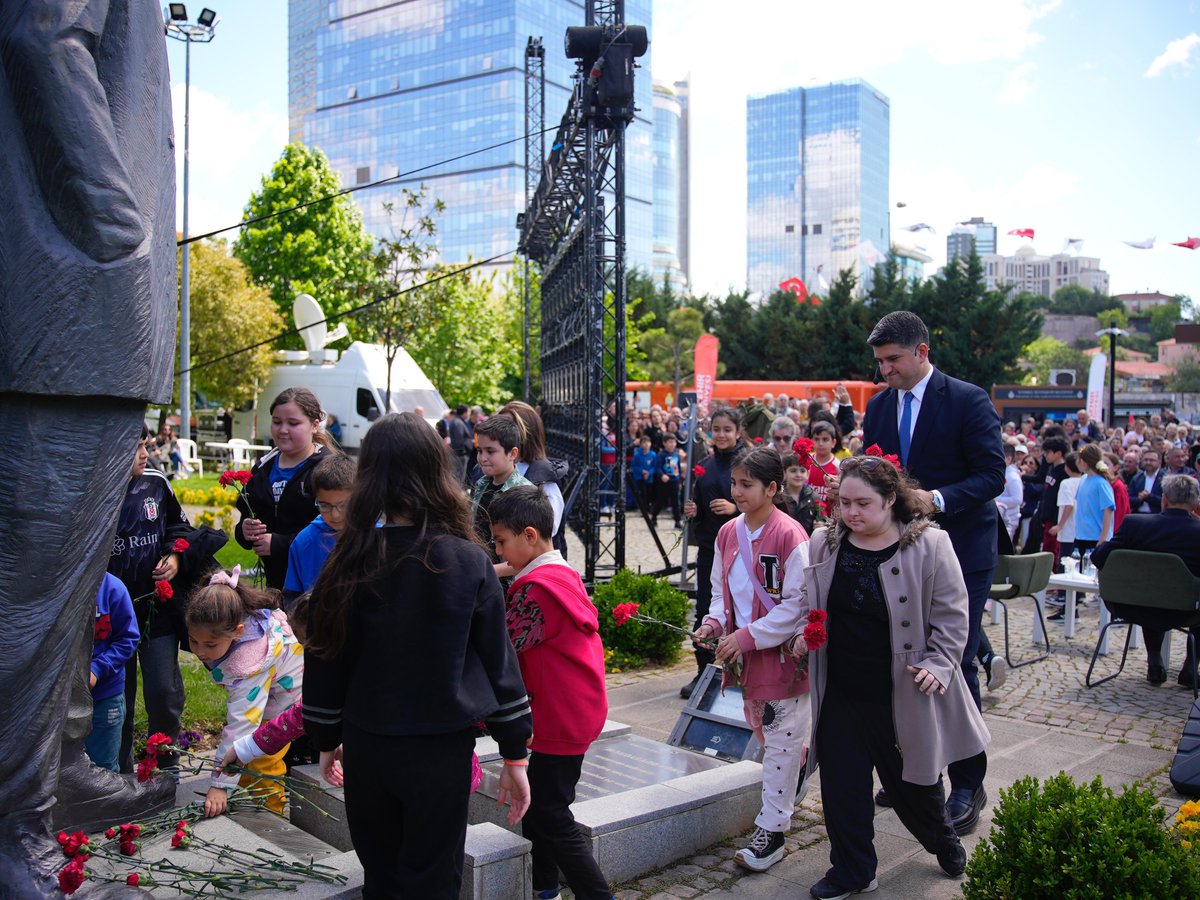 Ataşehir Deniz Gezmiş Parkı’nda misafir ettiğimiz Serhan Asker ile Görkemli Hatıralar programında 52 yıl önce aramızdan koparılan 3 fidanımız Deniz Gezmiş, Hüseyin İnan ve Yusuf Aslan’ı andık.