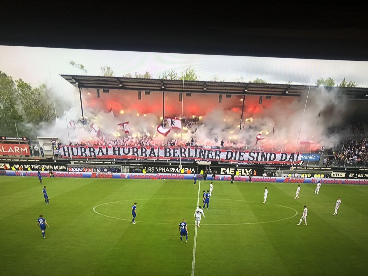 Die Berliner sind da, so besoffen wie jedes Jahr! #HaHoHe #elvBSC