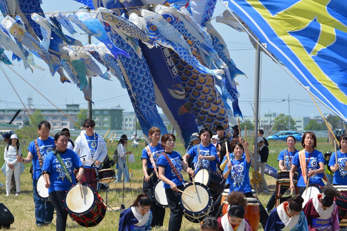 今日5/5は
青い鯉のぼりまつり🎏
GLAY さんの鯉のぼりも
元気に泳いでました〜☺️

今年もお空の子供たちと
ここにいる子供たちと
たくさんの笑顔と一緒に✨✨

#GLAY
#サムアパ
#青い鯉のぼり