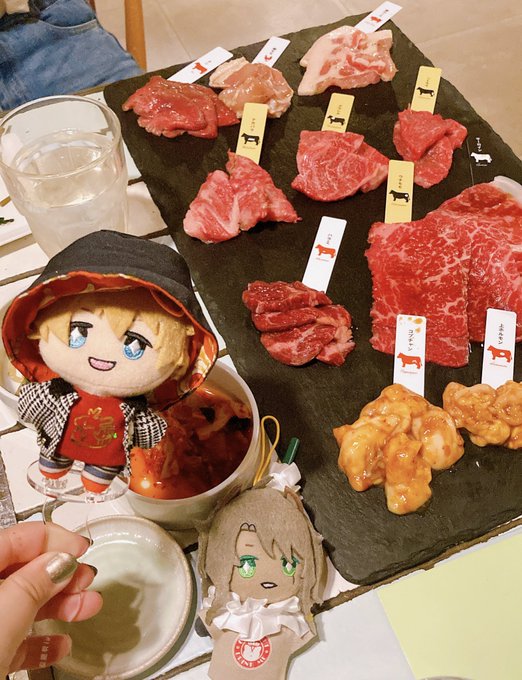 「何かを持っている 肉」のTwitter画像/イラスト(新着)