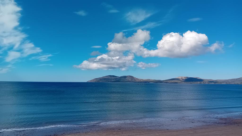 'Tis swimming weather here in Waterville today in Ireland! Perfect weather for the Bank holiday... 🌞 

#wildatlanticway 
@wawhour
#BankHolidayWeekend