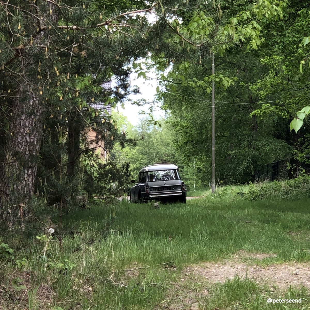 Ook dit is Vliegveld Twente.
 
#citroclassica #citroenidbreak #citroeniddsclubnederland #mooiopdeweg

meer foto's op:  instagram.com/peterajverhoev…