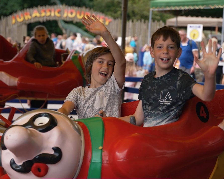 Don't forget: tomorrow is a Pink Day so all Rides &amp; Attractions will be open for you to enjoy!

Spend your Bank Holiday having the Best Day of Your Week!