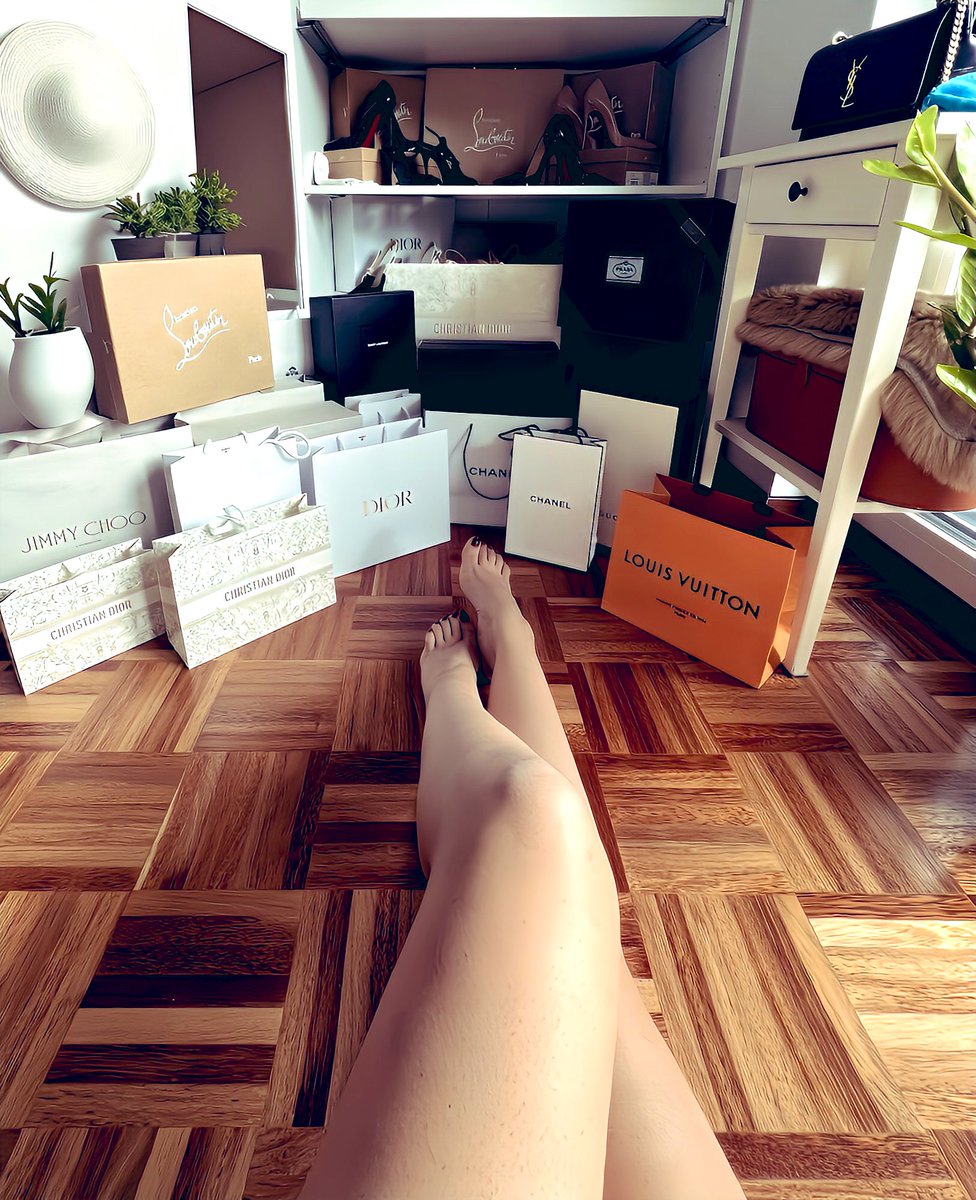 You truly understand you possess the qualities suited for Findom when, on Sunday morning ☀️ you decide to make space in your wardrobe filled with gifts from your devoted admirers 👑 💰 👠 💋 🔥 

#findomgodess #findomaddict #luxurylifestyle