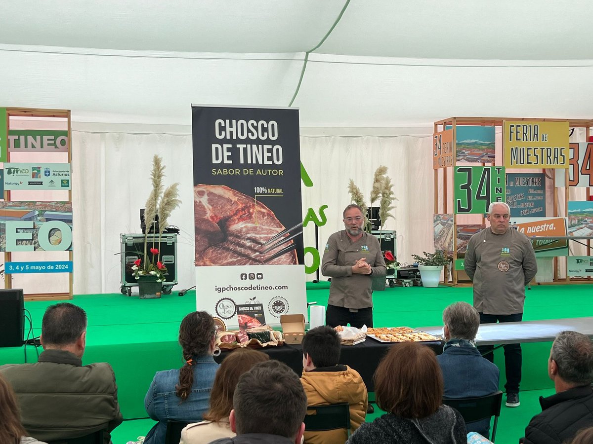 🔸La directora general de Agricultura, Agroindustria y Desarrollo Rural, Begoña López, asistió al acto de hermanamiento entre la #IGPChoscoTineo y la #DOPCabrrales, que se celebró en la 34° Feria de Muestras de #Tineo.

#MedioRuralYPolíticaAgraria @GobAsturias