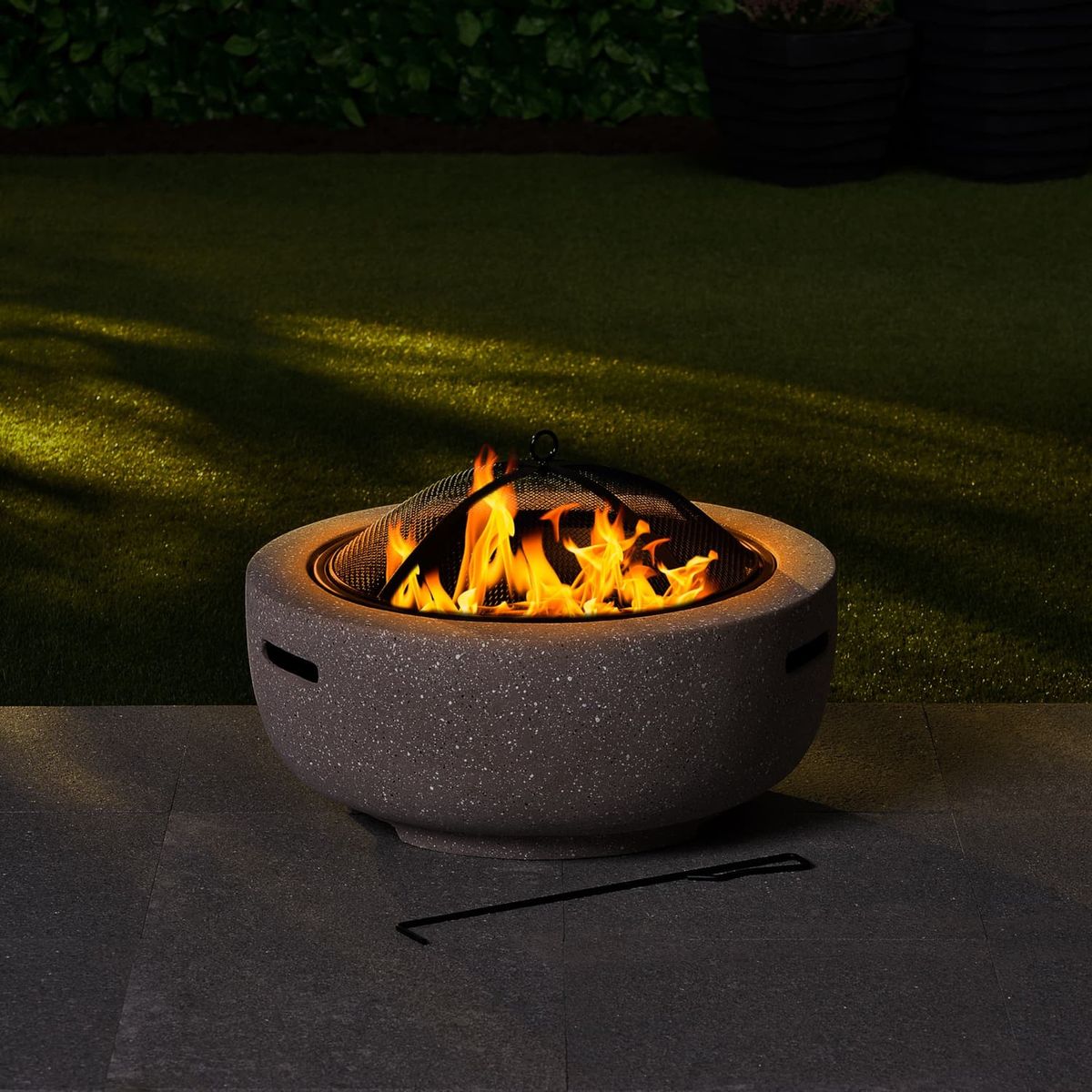 B&M's new concrete fire pit is serving designer looks for a fraction of the price of similar styles at £80 trib.al/tnuJ7Sx