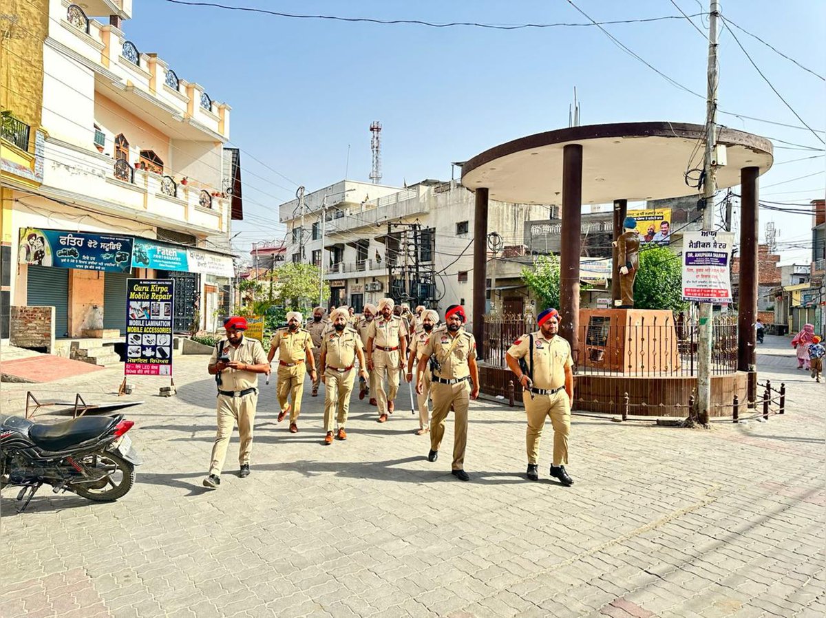 In preparation for the upcoming Lok Sabha Elections 2024, the Amritsar Rural Police conducted a flag march in the area.(1/2)

#FlagMarch
#SafePunjab