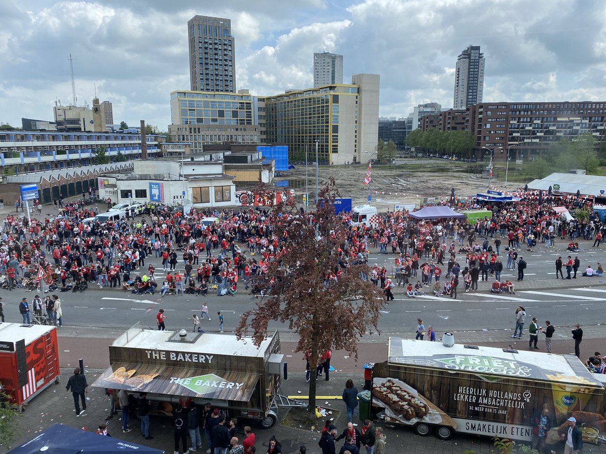 Buiten bij het Philips Stadion #psvspa