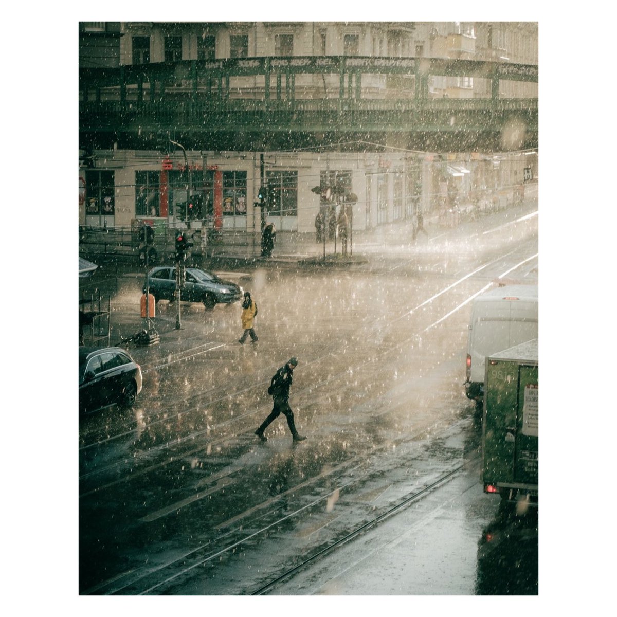 This Street Shot was taken by @streetcalling_ 
We want to see all genres of Street Shots. Please continue to use #ssicollaborative and follow @streetshotsinternational for the chance to be featured.
#StreetPhotography #rainyday #moody #streetshot #streetphoto #silhouette #Berlin