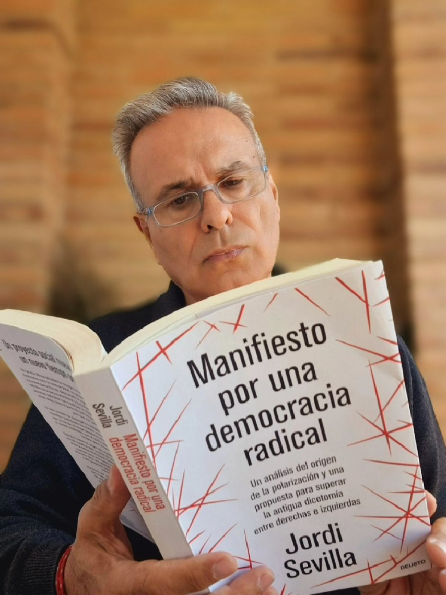 Leyendo el 'Manifiesto por una democracia radical', en el que @sevillajordi plantea mejorar la calidad democrática superando los conceptos de izquierda y derecha del siglo pasado. Y ¿qué es eso de 'democracia radical'? Se lo preguntaré el martes 7 a las 18:30h en @camaradesevilla