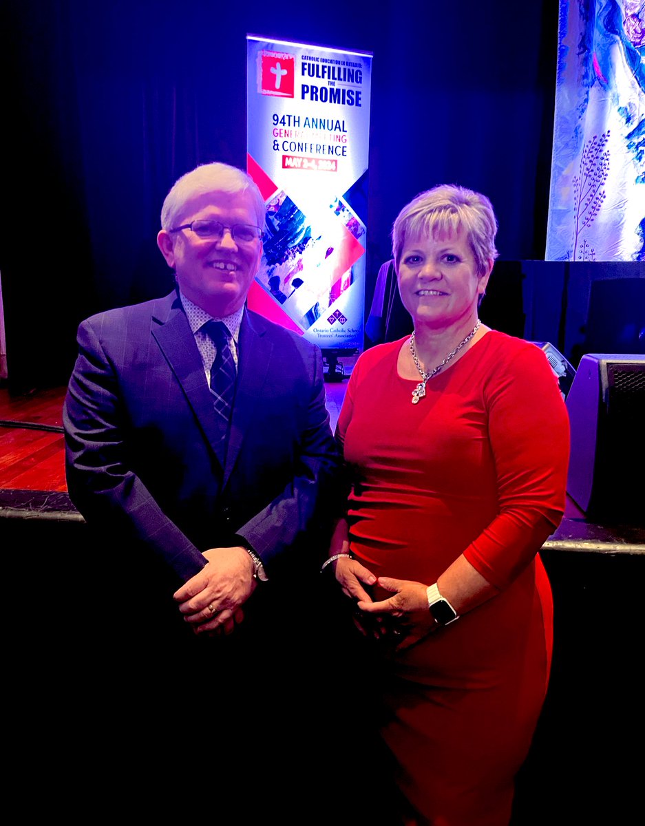 Une belle soirée avec nos collègues de <a href="/CatholicEdu/">OCSTA</a> Ontario Catholic School Trustees Association pour leur congrès annuel. Félicitations à Micheal Bellmore du <a href="/SudburyCDSB/">Sudbury Catholic Schools</a> élu à la présidence. <a href="/AFOCSC/">AFOCSC</a>