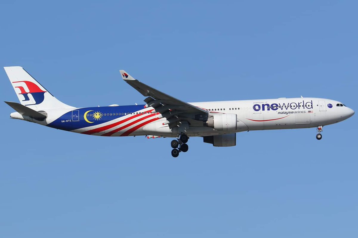 ネガラク塗装になってからは初撮影となったマレーシアのワンワールド塗装です。
333が成田便に入ってくれている内に虎塗装の方も撮影したいです。

Malaysia Airlines
A330-323X/9M-MTE (Oneworld Lively)
Narita International Airport (RJAA/NRT)
03/MAY/2024