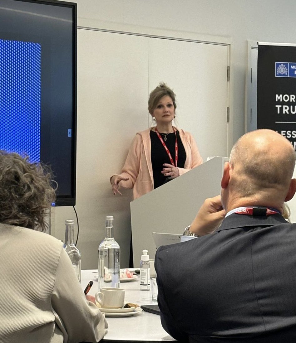 JMoncktonSmith's tweet photo. Presenting on the importance of pattern analysis and threat escalation to Met Police on Friday.  Really great event! https://t.co/IbCmjv8k4I